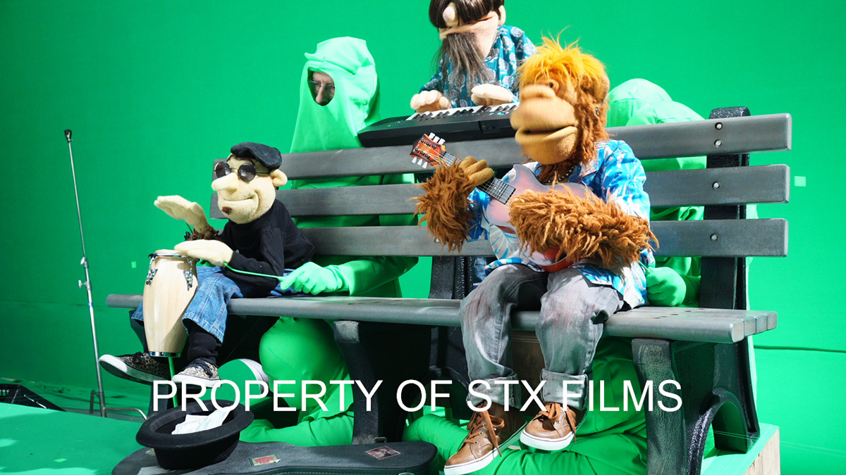 HappytimeMurders_greenscreen1